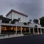 فندق Gardone Palace 4*