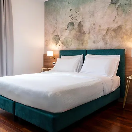 Gardone Palace Otel 4*