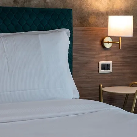 Gardone Palace Otel 4*
