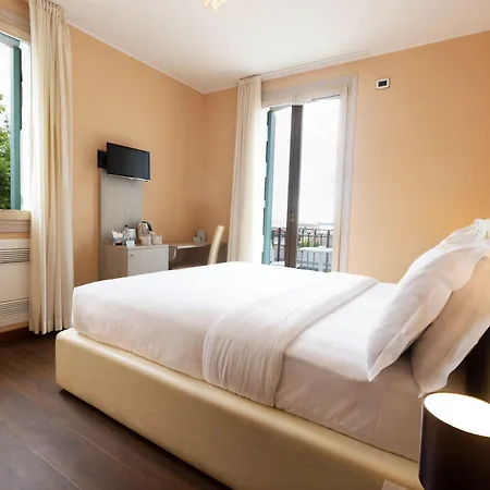 Otel Gardone Palace
