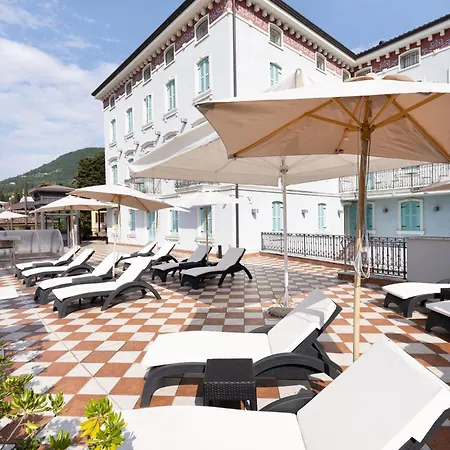 Gardone Palace 4* 가르도네리비에라