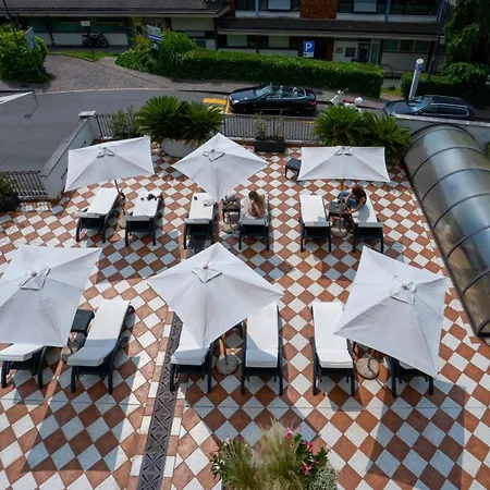 호텔 Gardone Palace 4*