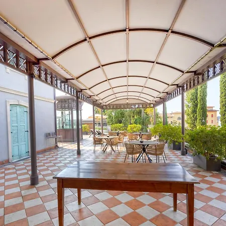 Hotel Gardone Palace 4*