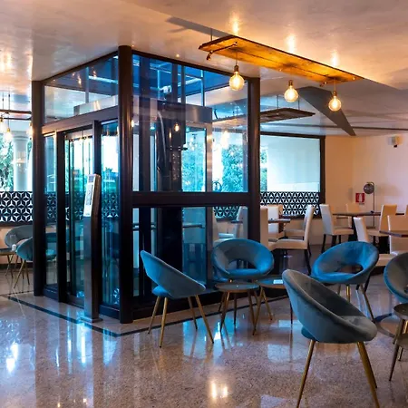 Gardone Palace 4*