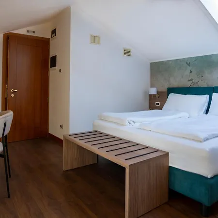 Gardone Palace 4*
