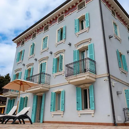 Gardone Palace