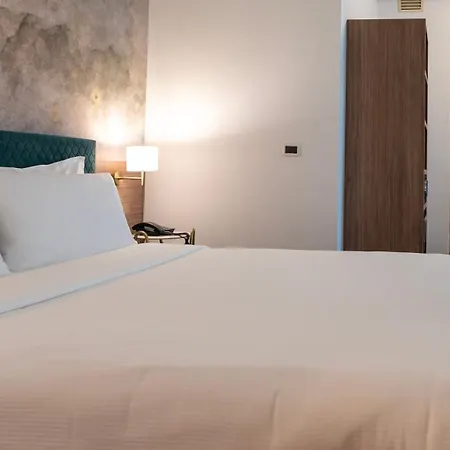 Hotel Gardone Palace 4*