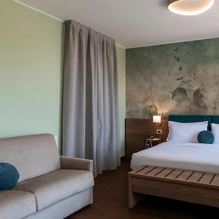 Hotel Gardone Palace 4*