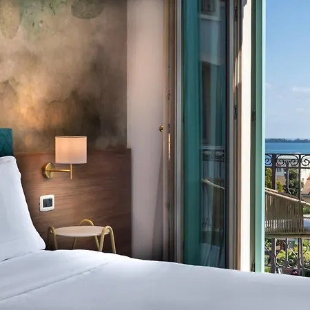 Gardone Palace 4*